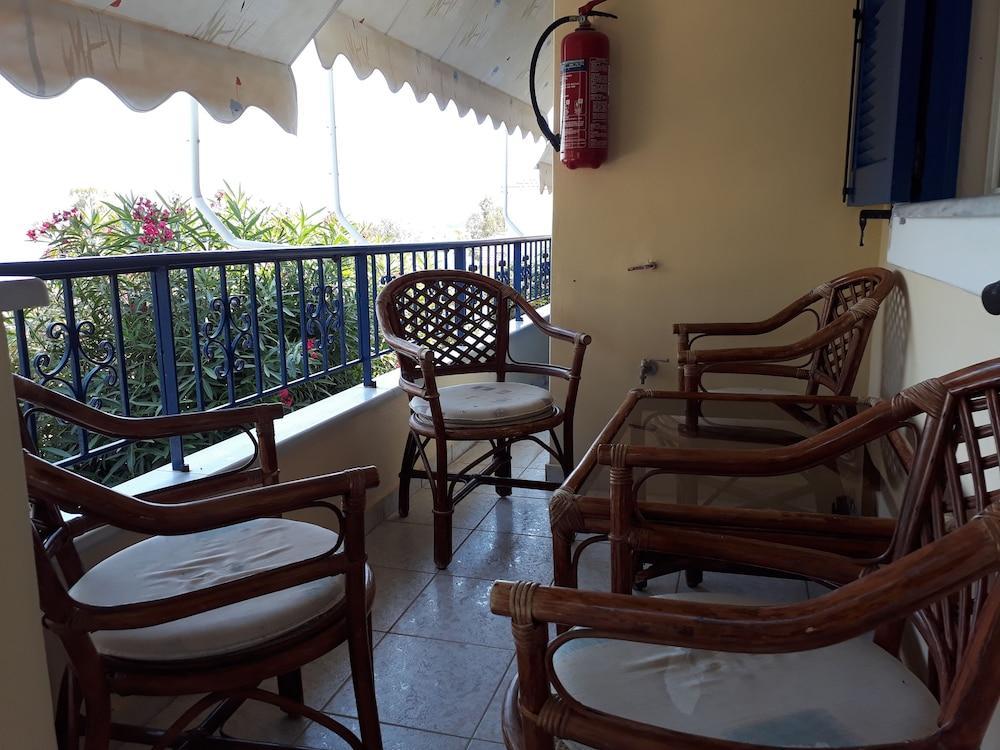 La Casa Di Nonna Anna Aparthotel Nikiana Bagian luar foto