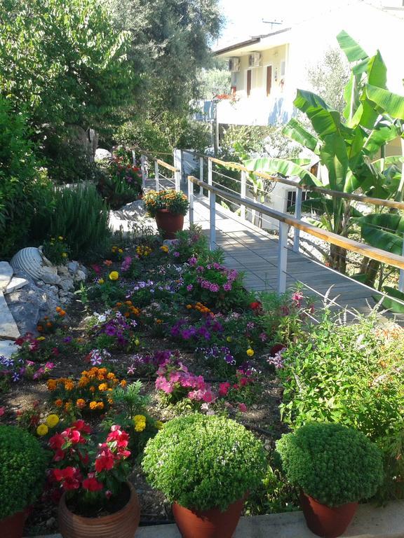 La Casa Di Nonna Anna Aparthotel Nikiana Bagian luar foto