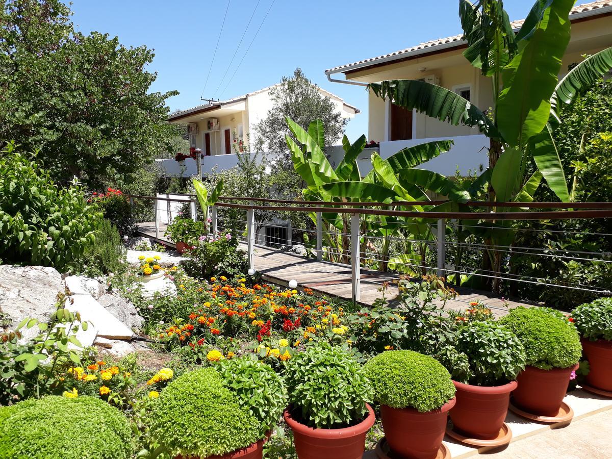 La Casa Di Nonna Anna Aparthotel Nikiana Bagian luar foto